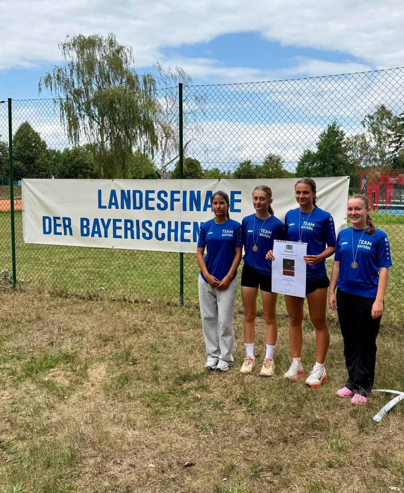 Erfolgreiche Tennismannschaft der Wettkampfklasse II beim Landesfinale der bayerischen Schulen 2026 in Nürnberg